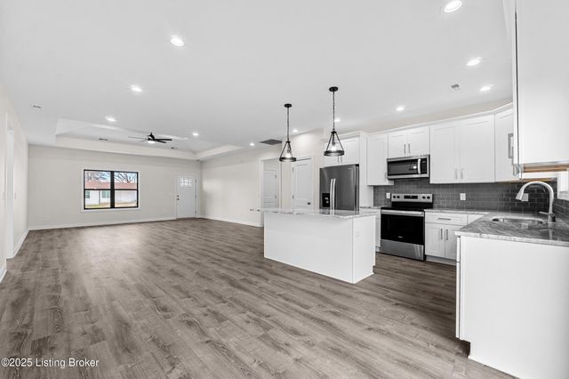 211 Alreva Rd, Louisville, KY 40216