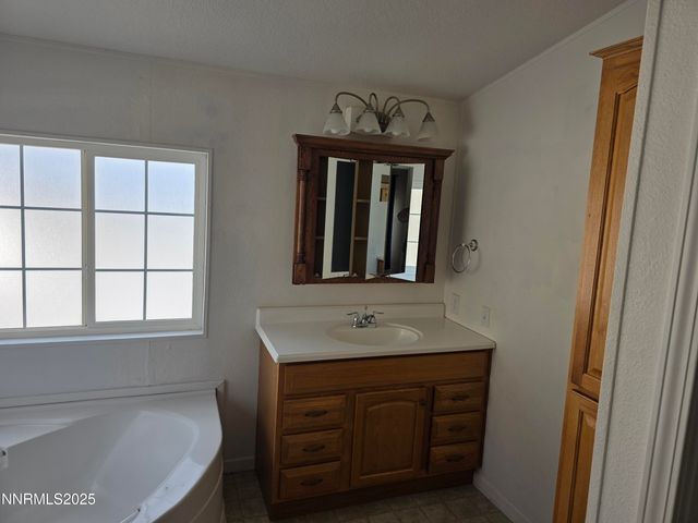 242 Linehan Road, Moundhouse, NV 89706