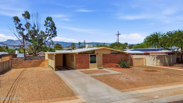 8041 E Julia Street, Tucson, AZ 85710