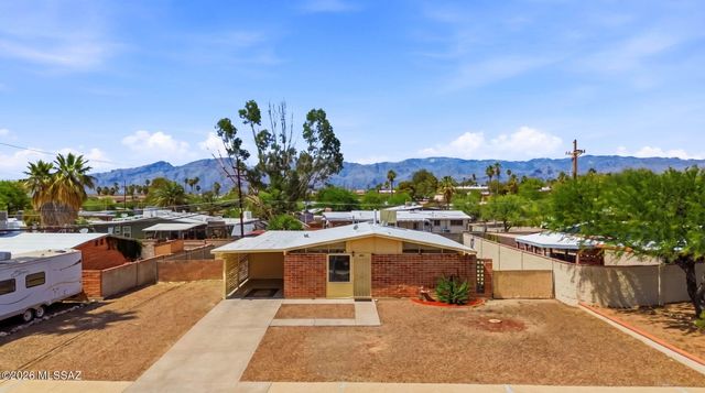 8041 E Julia Street, Tucson, AZ 85710