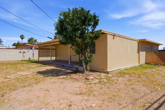 8041 E Julia Street, Tucson, AZ 85710