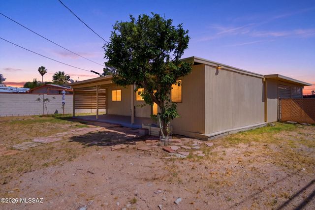 8041 E Julia Street, Tucson, AZ 85710