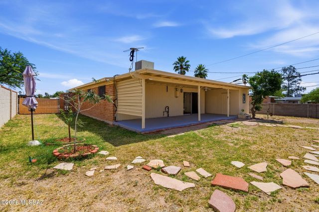 8041 E Julia Street, Tucson, AZ 85710