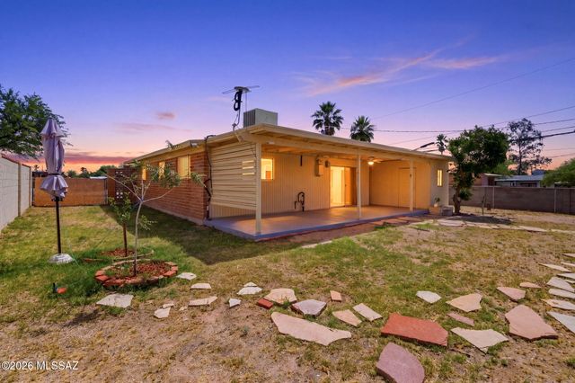 8041 E Julia Street, Tucson, AZ 85710