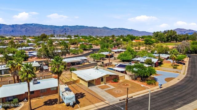 8041 E Julia Street, Tucson, AZ 85710