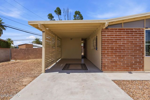 8041 E Julia Street, Tucson, AZ 85710