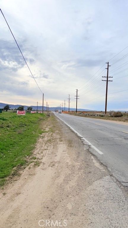 Image 11 of property listing at 51 W VIC Ave 51st STW AVE K-2, Quartz Hill, CA 93536