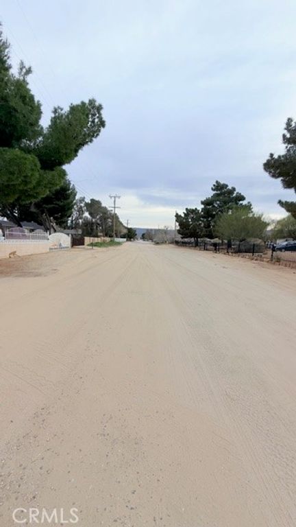 Image 5 of property listing at 51 W VIC Ave 51st STW AVE K-2, Quartz Hill, CA 93536