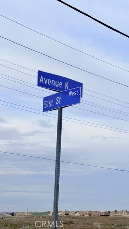 Image 9 of property listing at 51 W VIC Ave 51st STW AVE K-2, Quartz Hill, CA 93536