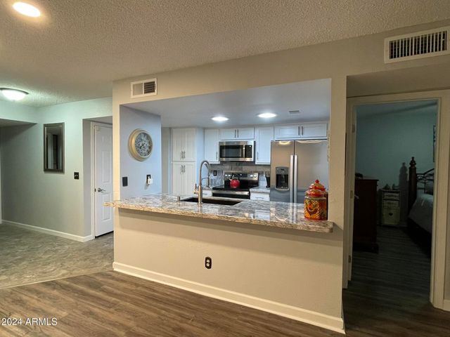 7811 E PARK VIEW Drive, Mesa, AZ 85208