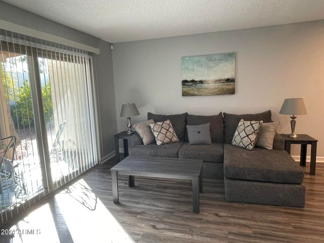 7811 E PARK VIEW Drive, Mesa, AZ 85208