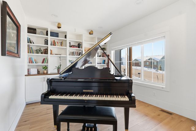 907 E 630 N, Hyde Park, UT 84318