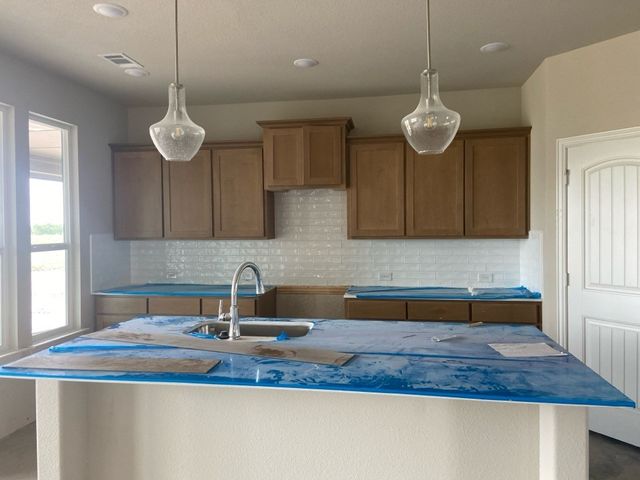 54 Sunny Side Road, Valley View, TX 76272