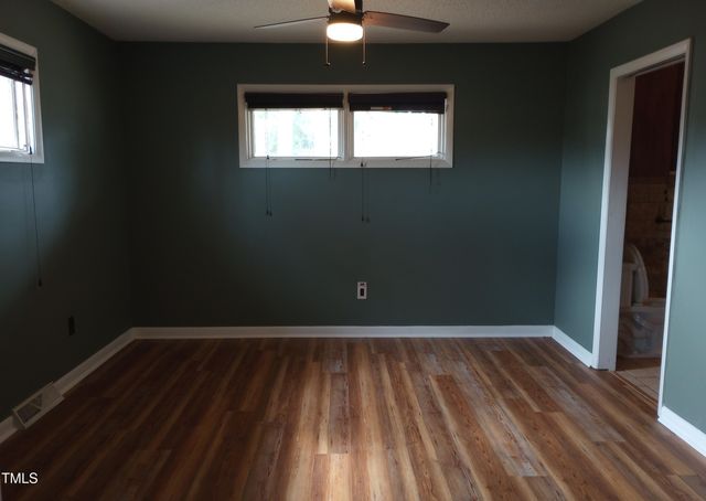 410 W Barrington Street, Dunn, NC 28334