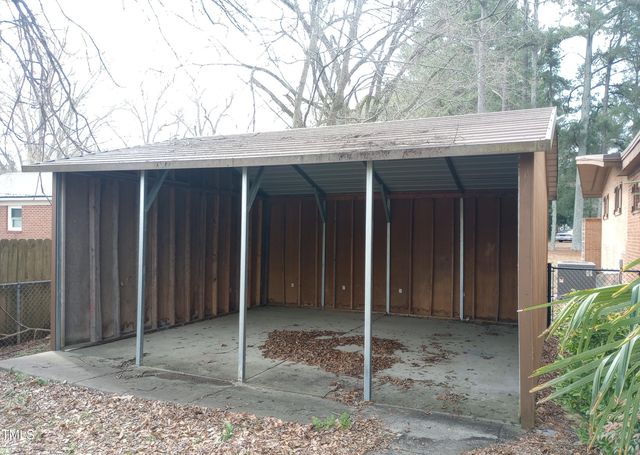 410 W Barrington Street, Dunn, NC 28334