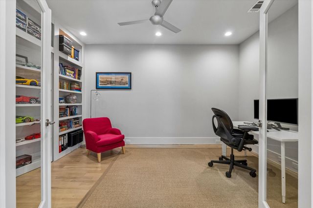 209 Malone Street, Houston, TX 77007