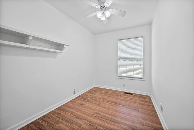 250 Hugh Hunter Rd, Oak Grove, KY 42262