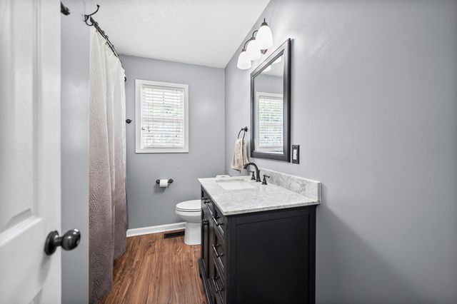 250 Hugh Hunter Rd, Oak Grove, KY 42262