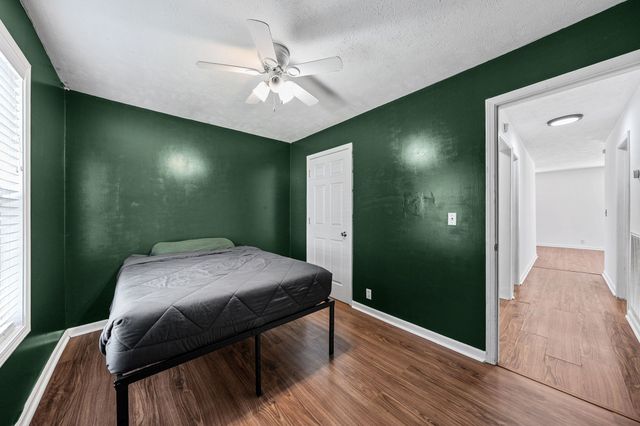 250 Hugh Hunter Rd, Oak Grove, KY 42262