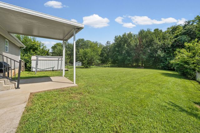 250 Hugh Hunter Rd, Oak Grove, KY 42262