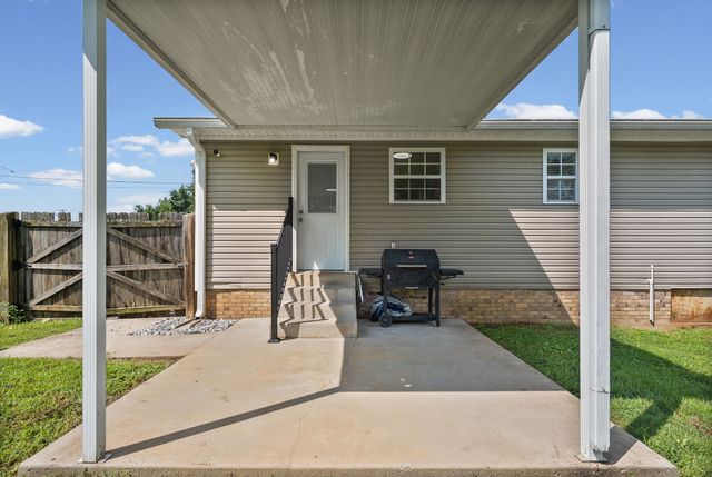 250 Hugh Hunter Rd, Oak Grove, KY 42262