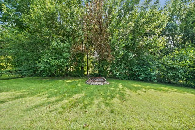 250 Hugh Hunter Rd, Oak Grove, KY 42262