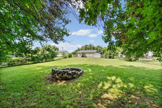 250 Hugh Hunter Rd, Oak Grove, KY 42262