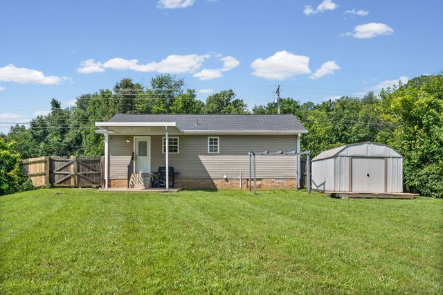 250 Hugh Hunter Rd, Oak Grove, KY 42262