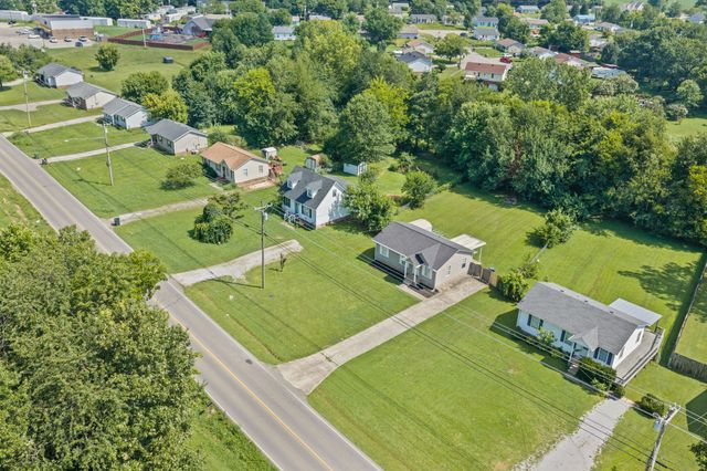 250 Hugh Hunter Rd, Oak Grove, KY 42262