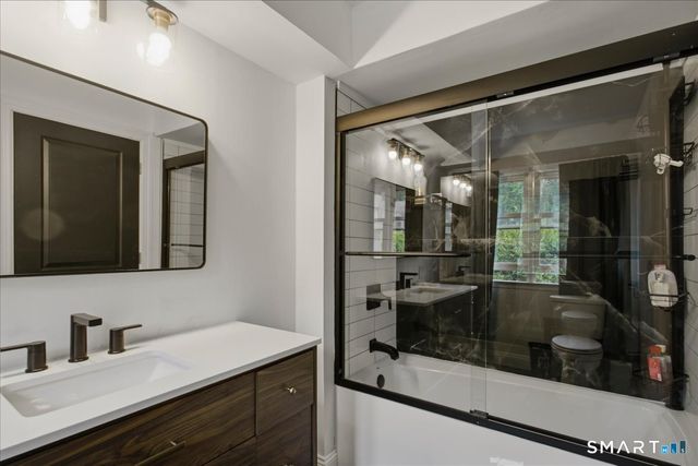 135 Heatherwood Drive 135, Brookfield, CT 06804