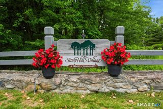 135 Heatherwood Drive 135, Brookfield, CT 06804