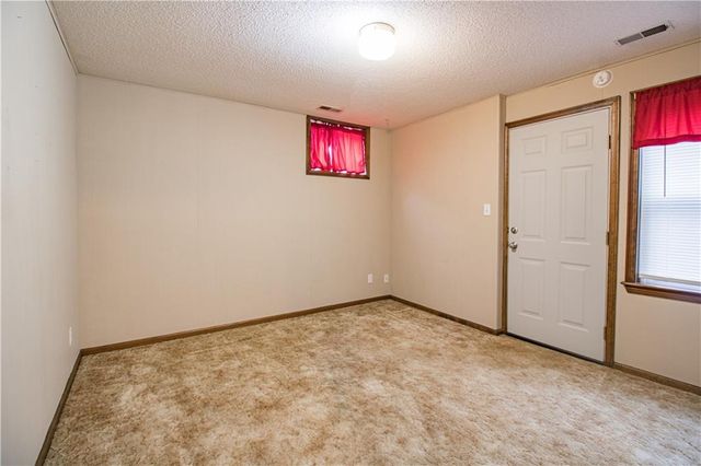 713 Tyler Avenue, Warrensburg, MO 64093