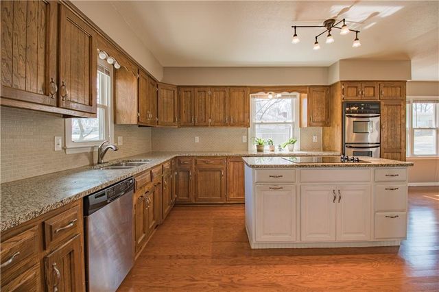 713 Tyler Avenue, Warrensburg, MO 64093