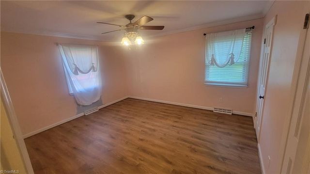 212 Vandyke Street, Kernersville, NC 27284