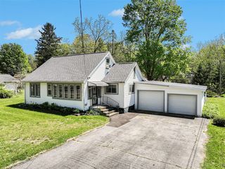 315 Pine Street, Decatur, MI 49045
