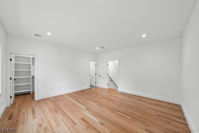 18 Blake Dr, Clark Twp., NJ 07066