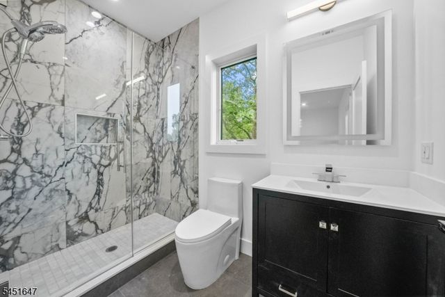 18 Blake Dr, Clark Twp., NJ 07066