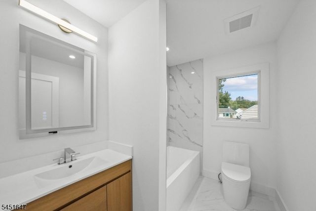 18 Blake Dr, Clark Twp., NJ 07066