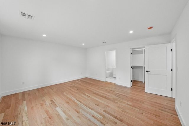 18 Blake Dr, Clark Twp., NJ 07066