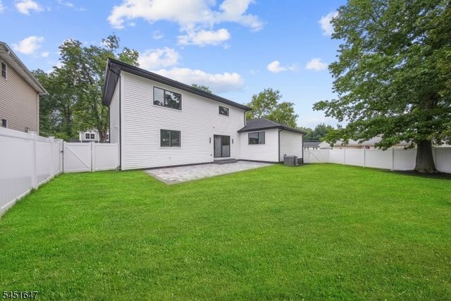 18 Blake Dr, Clark Twp., NJ 07066