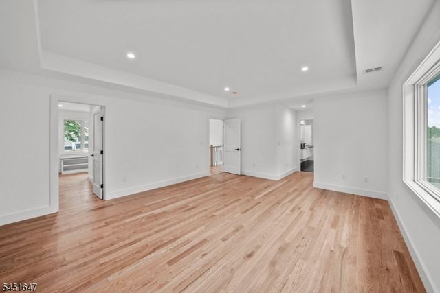 18 Blake Dr, Clark Twp., NJ 07066
