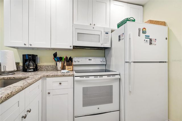 230 MEDALLION BOULEVARD E, Madeira Beach, FL 33708