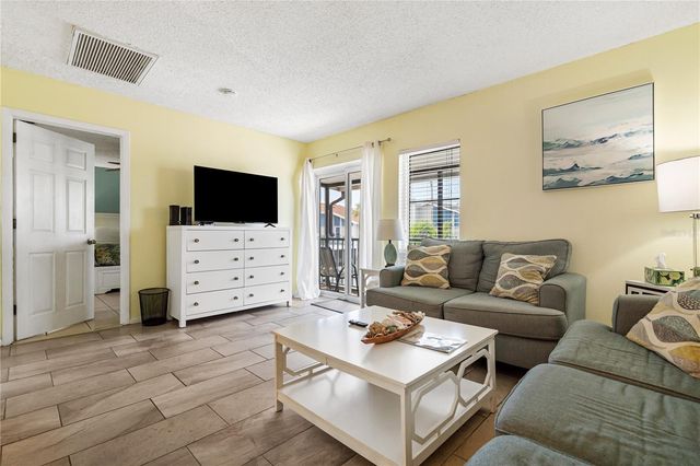 230 MEDALLION BOULEVARD E, Madeira Beach, FL 33708