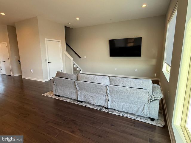 3119 PIERVIEW LN, Philadelphia, PA 19125