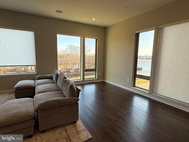 3119 PIERVIEW LN, Philadelphia, PA 19125