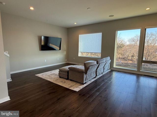 3119 PIERVIEW LN, Philadelphia, PA 19125