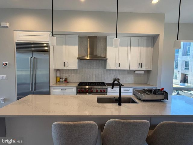 3119 PIERVIEW LN, Philadelphia, PA 19125