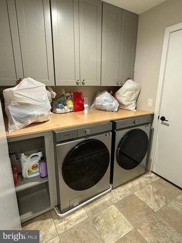 3119 PIERVIEW LN, Philadelphia, PA 19125