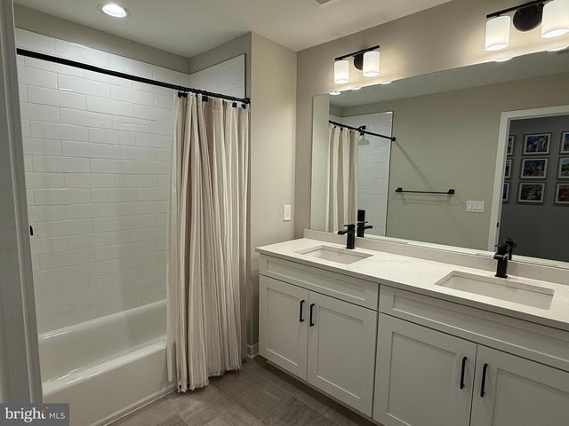 3119 PIERVIEW LN, Philadelphia, PA 19125