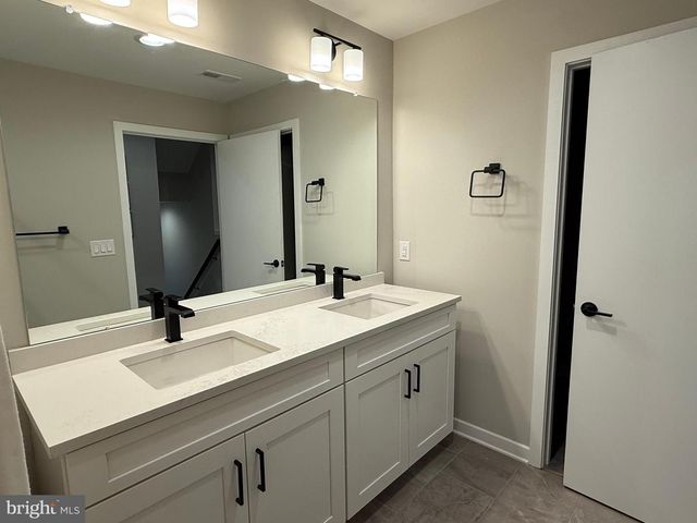 3119 PIERVIEW LN, Philadelphia, PA 19125